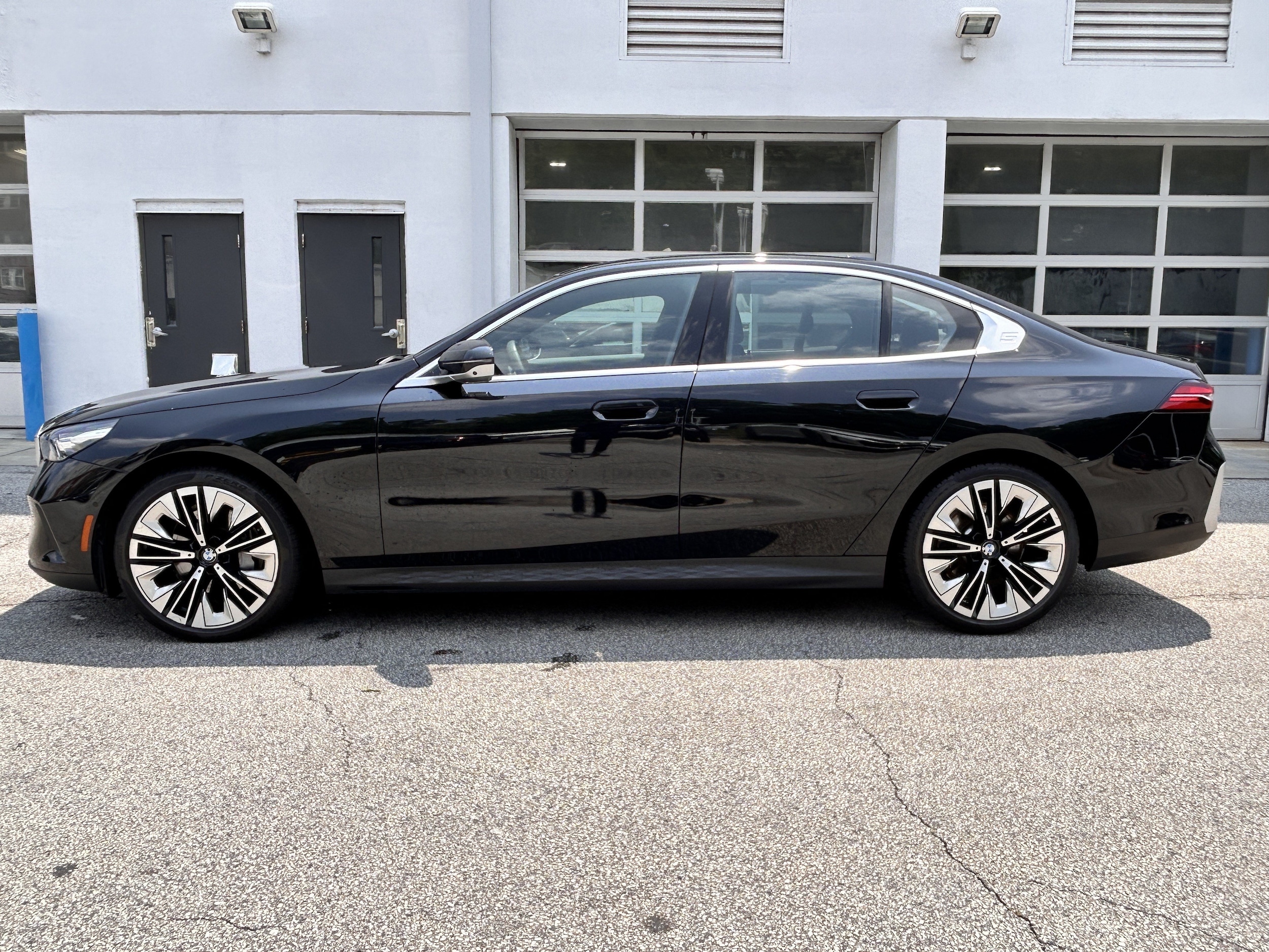 bmw 5 series 2025 WBA63FJ01SCU47261 image bmw 5 series 2025 WBA63FJ01SCU47261 image